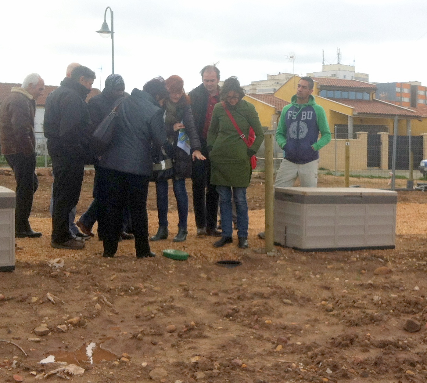 Los adjudicatarios de los huertos han recibido hoy la 